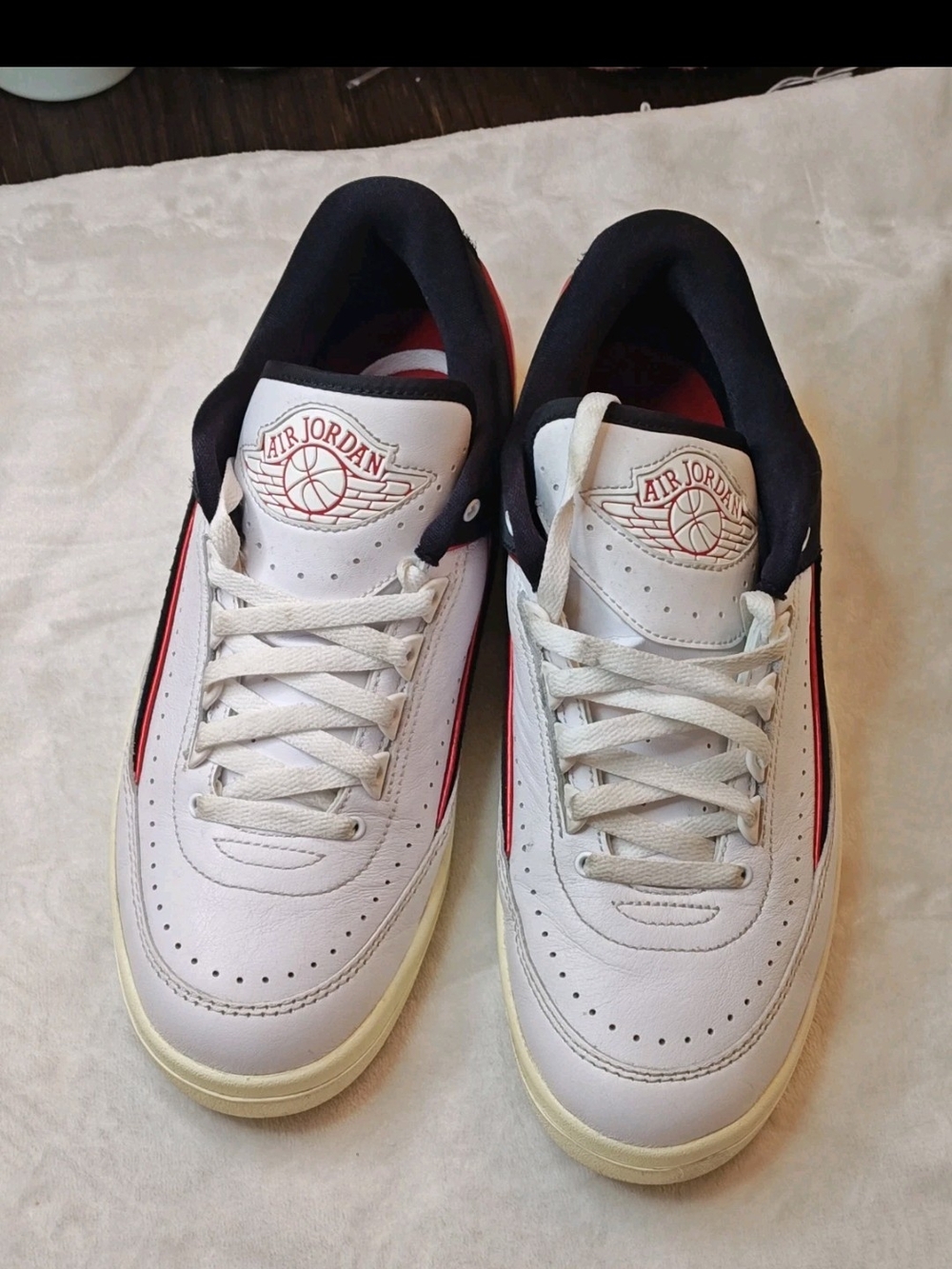 Nike Air Jordan 2 Retro Low White Varsity Red Black OG 2016 Size US 10.5 Men